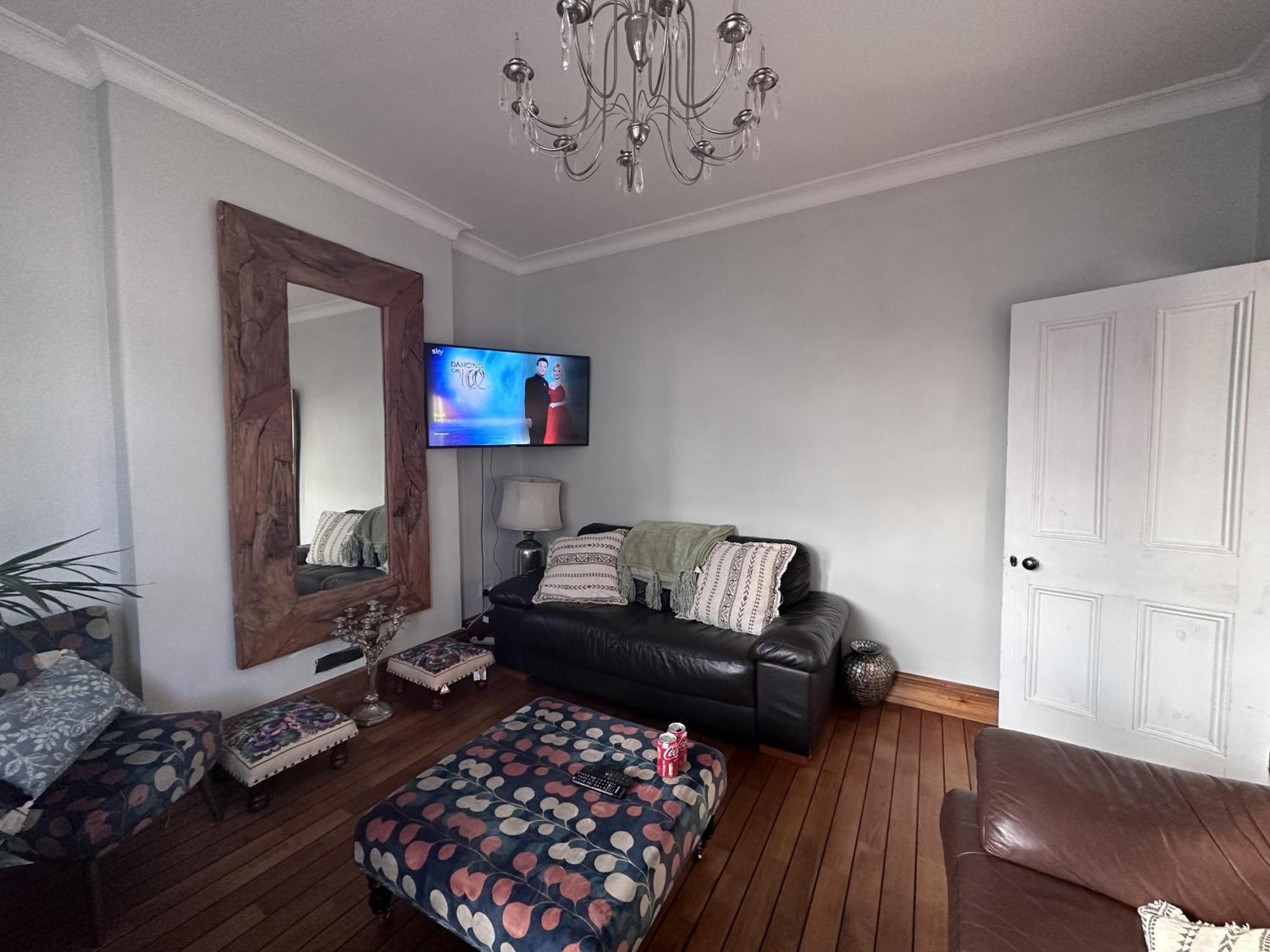 Adanhouse-Stockland Spacious 5 Bedroom House Sleeps 12 Private Garden Кардиф Екстериор снимка